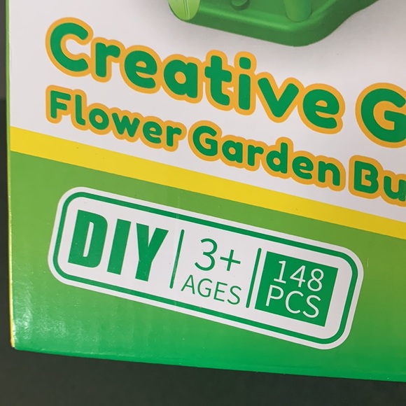Creative Gardens Flower Arrangement Building Toy DIY Play Kit NIB Sealed Ages 3+ - Picture 7 of 16